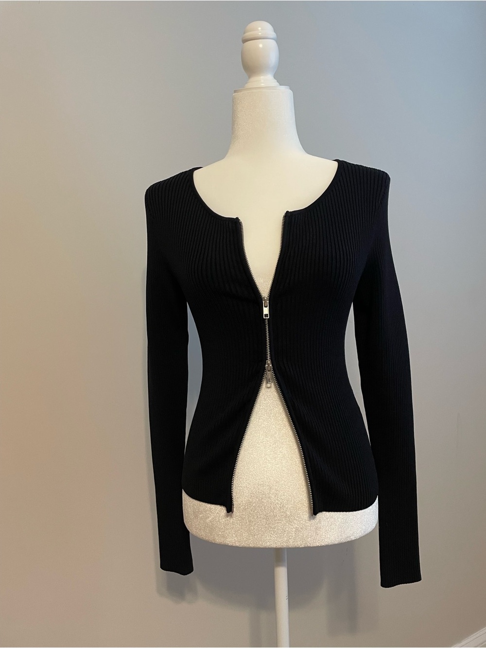 Good American Black Ribbed Zip-Front Long Sleeve Top